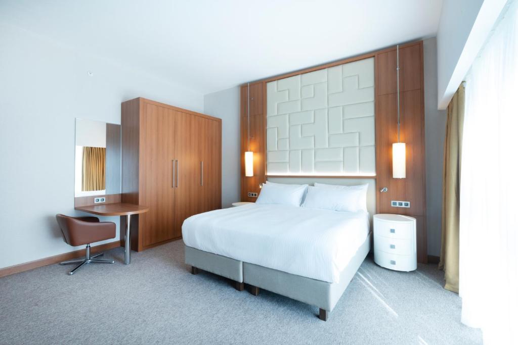 Legend Hotel Batumi Convention Center and Spa-1